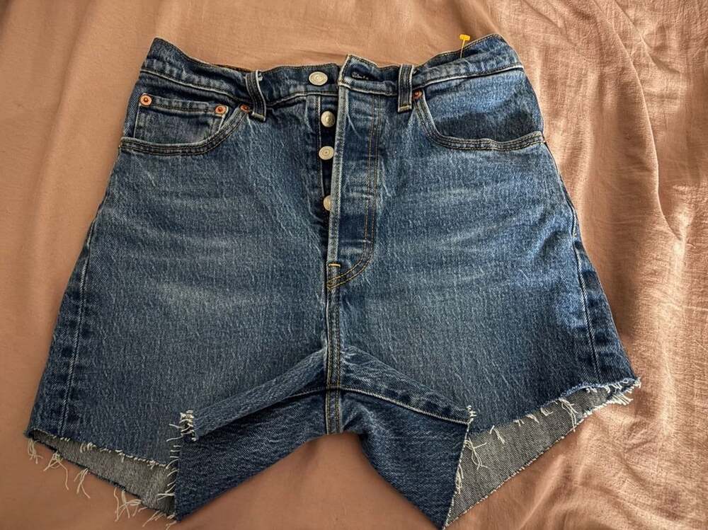 Levi's Ribcage Straight High Rise Denim Shorts Size 28